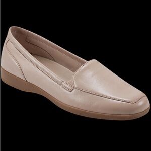 Easy Spirit Devitt Women's  Leather Slip On Sz 11 Extra Wide Light Natural